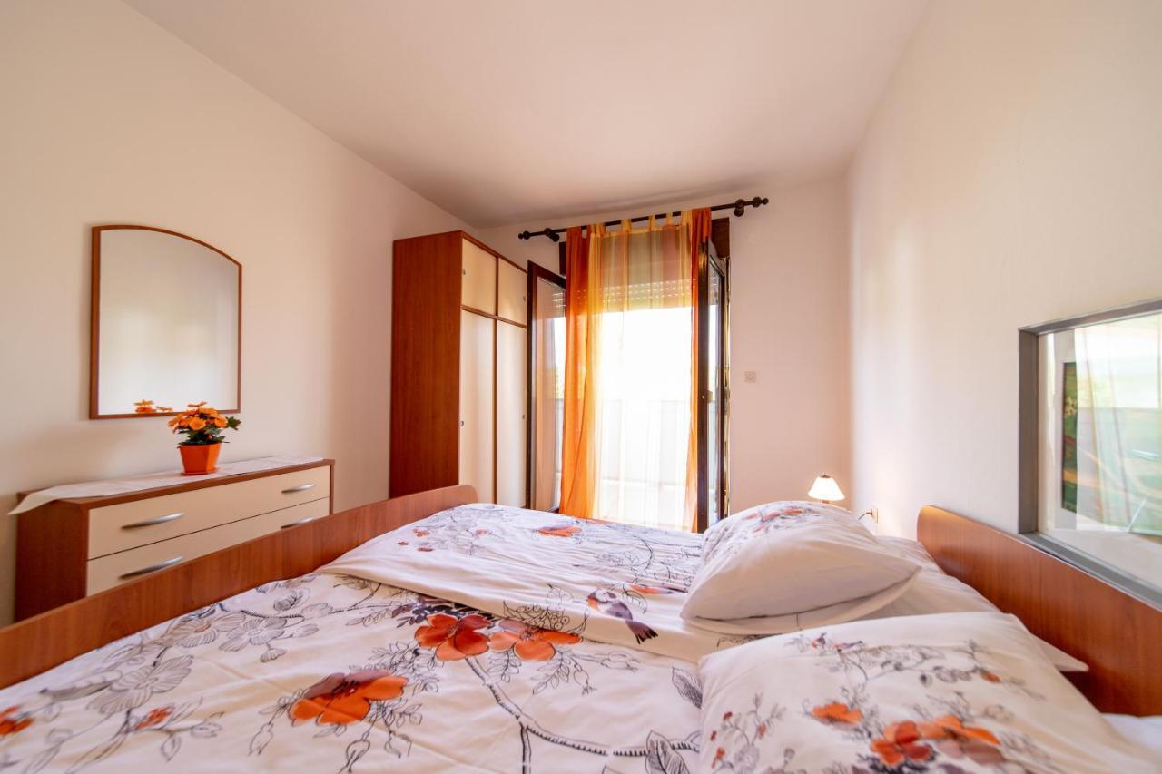 Apartmani Centar Palit Exterior photo